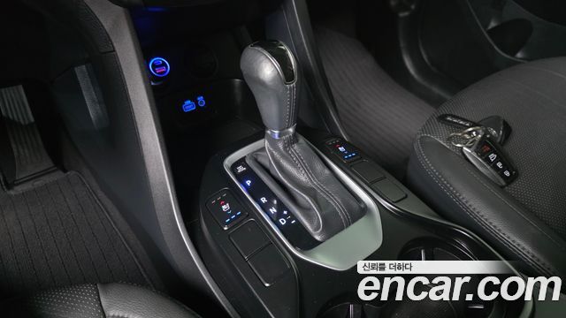 Hyundai Santafe 2017 — photo 12