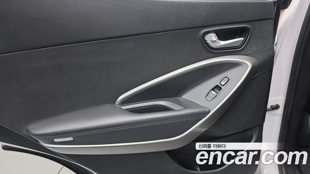 Hyundai Santafe 2017 — photo 15