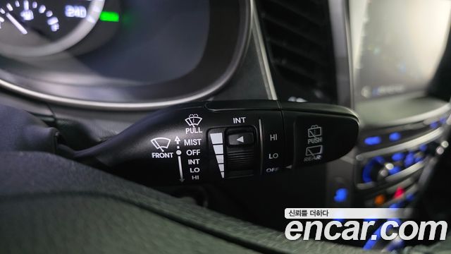 Hyundai Santafe 2017 — photo 28