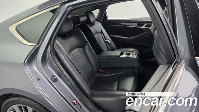 Hyundai Genesis 2016 — photo 17