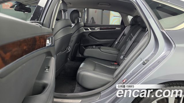 Hyundai Genesis 2016 — photo 18