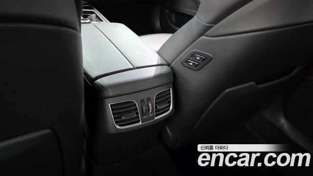 Hyundai Genesis 2016 — photo 29
