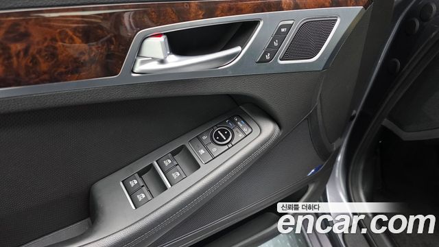Hyundai Genesis 2016 — photo 30