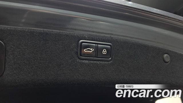 Hyundai Genesis 2016 — photo 32