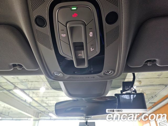 Audi A6 2021 — photo 17