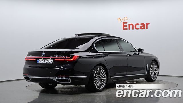 BMW 7-Series 2021 — photo 2