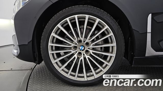 BMW 7-Series 2021 — photo 5