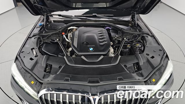 BMW 7-Series 2021 — photo 6
