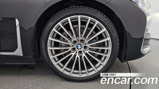 BMW 7-Series 2021 — photo 7