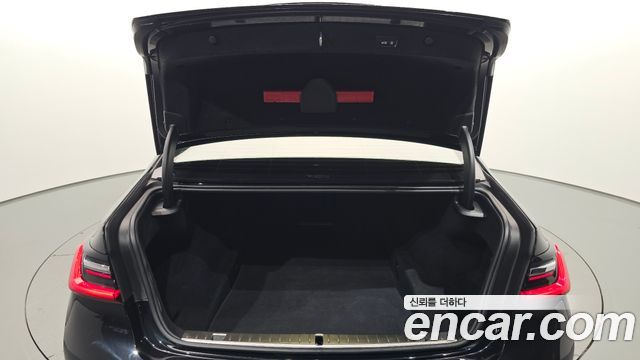BMW 7-Series 2021 — photo 38