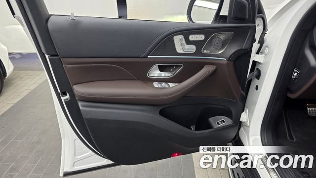 Mercedes-Benz GLS-Class 2022 — photo 14