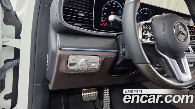 Mercedes-Benz GLS-Class 2022 — photo 29