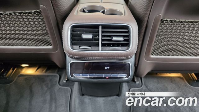 Mercedes-Benz GLS-Class 2022 — photo 31