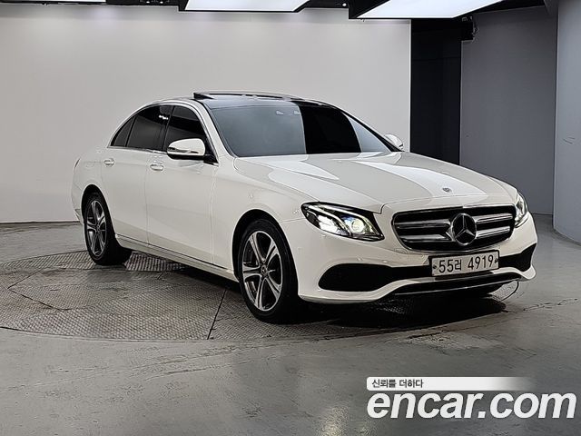 Mercedes-Benz E-Class 2019 — photo 2