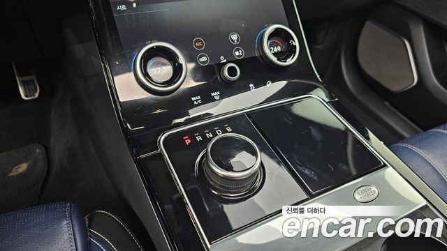 Land Rover Range Rover Velar 2018 — photo 9