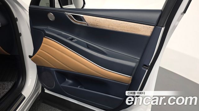 Genesis GV80 2023 — photo 14
