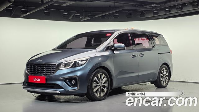 Kia Canival 2016 — photo 1