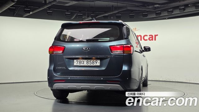 Kia Canival 2016 — photo 4
