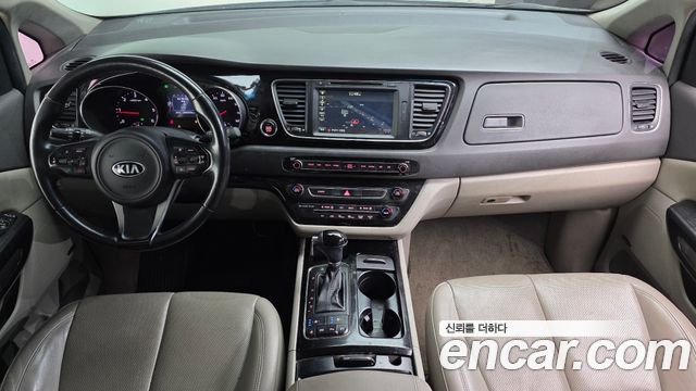 Kia Canival 2016 — photo 7