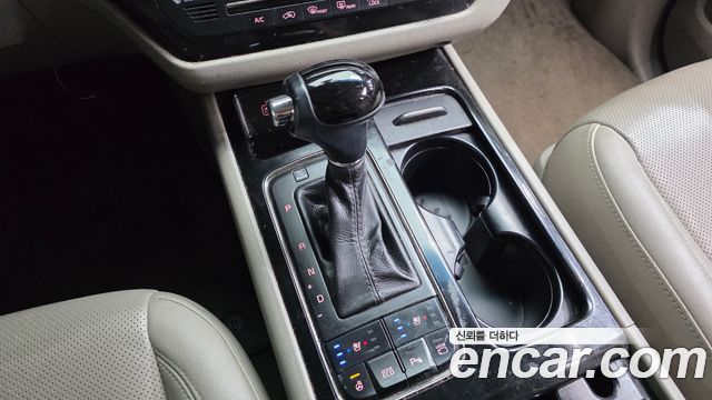 Kia Canival 2016 — photo 9