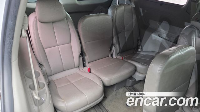 Kia Canival 2016 — photo 16