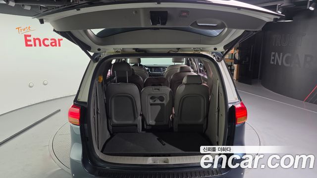 Kia Canival 2016 — photo 20