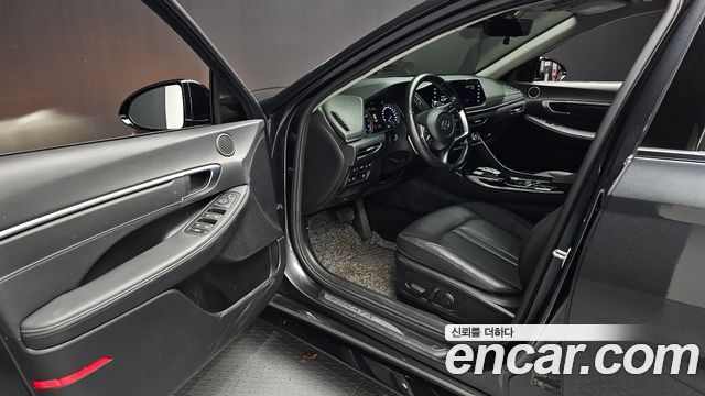 Hyundai Sonata 2022 — photo 13