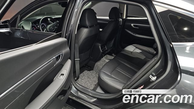 Hyundai Sonata 2022 — photo 18