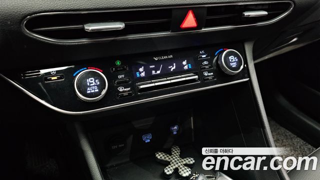 Hyundai Sonata 2022 — photo 24