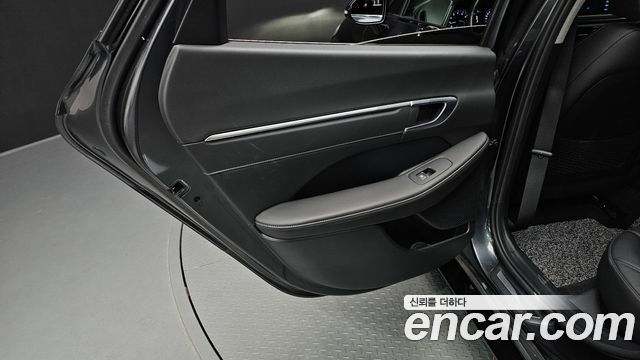 Hyundai Sonata 2022 — photo 15