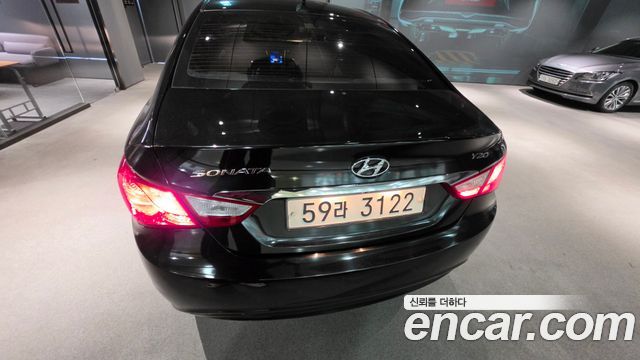 Hyundai Sonata 2011 — photo 3