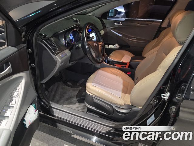 Hyundai Sonata 2011 — photo 10