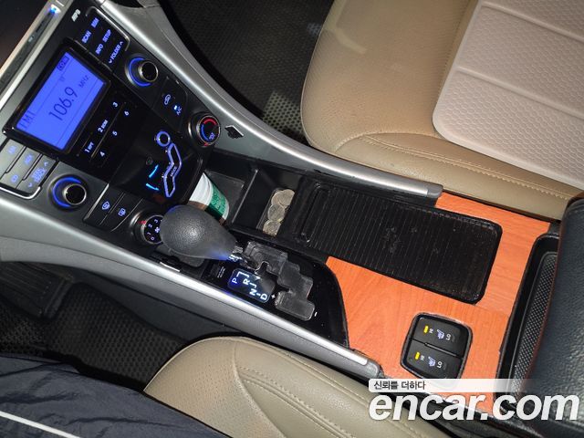 Hyundai Sonata 2011 — photo 15