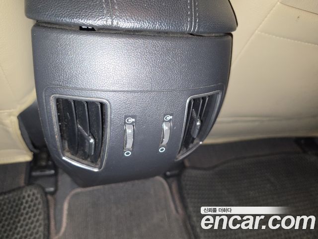 Hyundai Sonata 2011 — photo 17