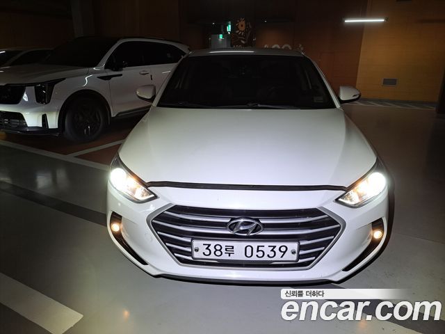 Hyundai AVANTE 2016 — photo 1