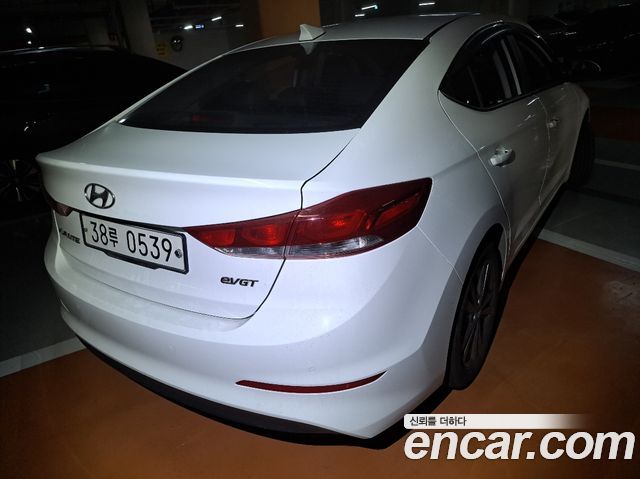 Hyundai AVANTE 2016 — photo 4