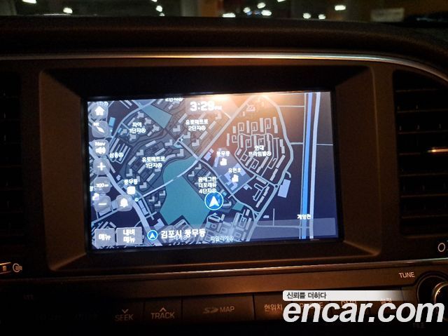 Hyundai AVANTE 2016 — photo 10