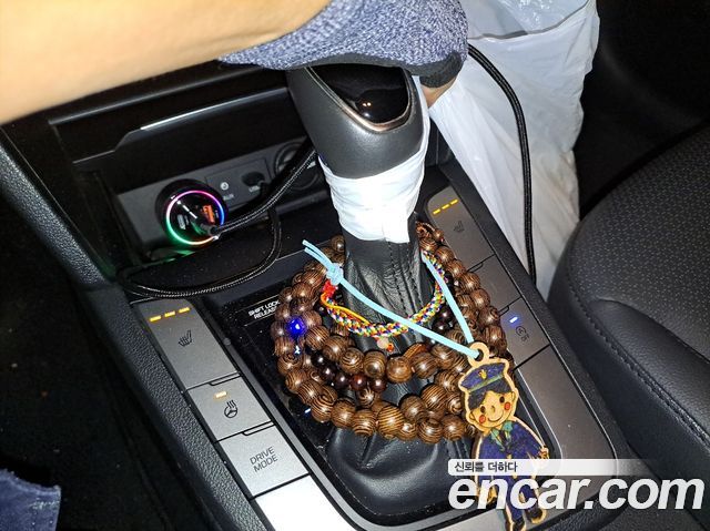 Hyundai AVANTE 2016 — photo 12