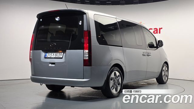 Hyundai Staria 2023 — photo 2