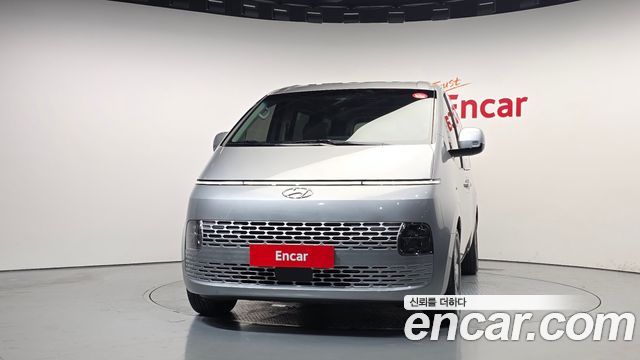 Hyundai Staria 2023 — photo 3