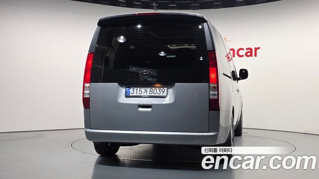 Hyundai Staria 2023 — photo 4