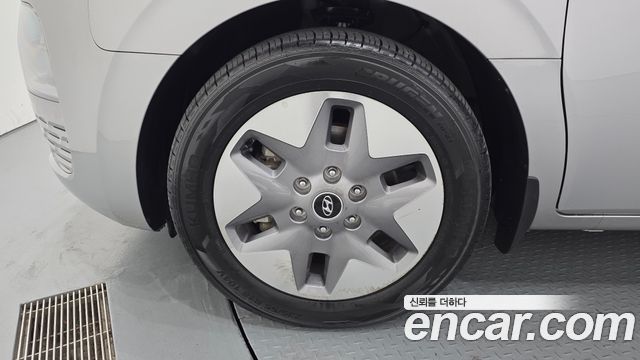 Hyundai Staria 2023 — photo 5