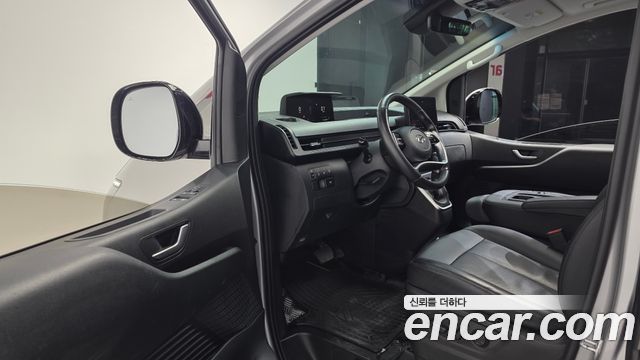 Hyundai Staria 2023 — photo 13