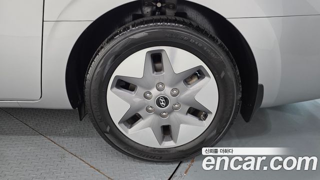 Hyundai Staria 2023 — photo 7