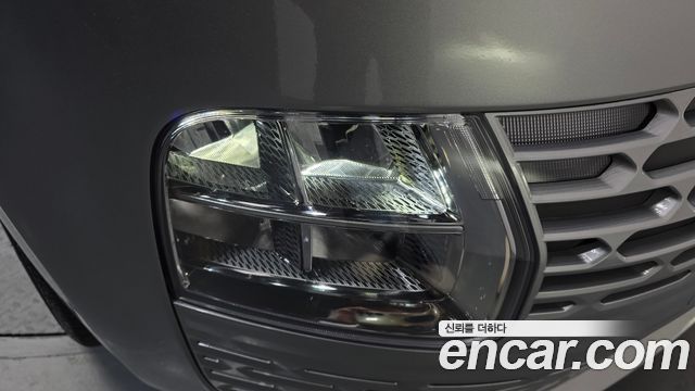 Hyundai Staria 2023 — photo 8