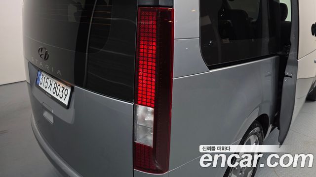 Hyundai Staria 2023 — photo 9