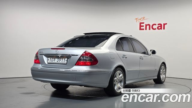 Mercedes-Benz E-Class 2007 — photo 2