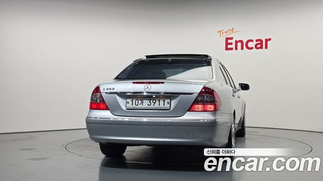 Mercedes-Benz E-Class 2007 — photo 4