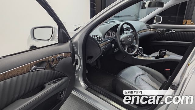 Mercedes-Benz E-Class 2007 — photo 10