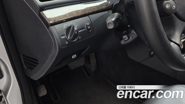 Mercedes-Benz E-Class 2007 — photo 14